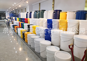 暴操中国吉安容器一楼涂料桶、机油桶展区